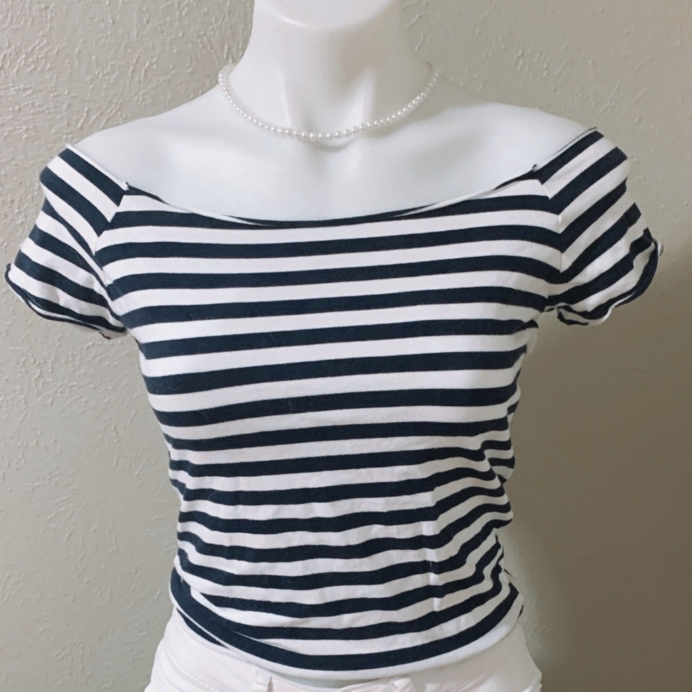 crop off shoulder top